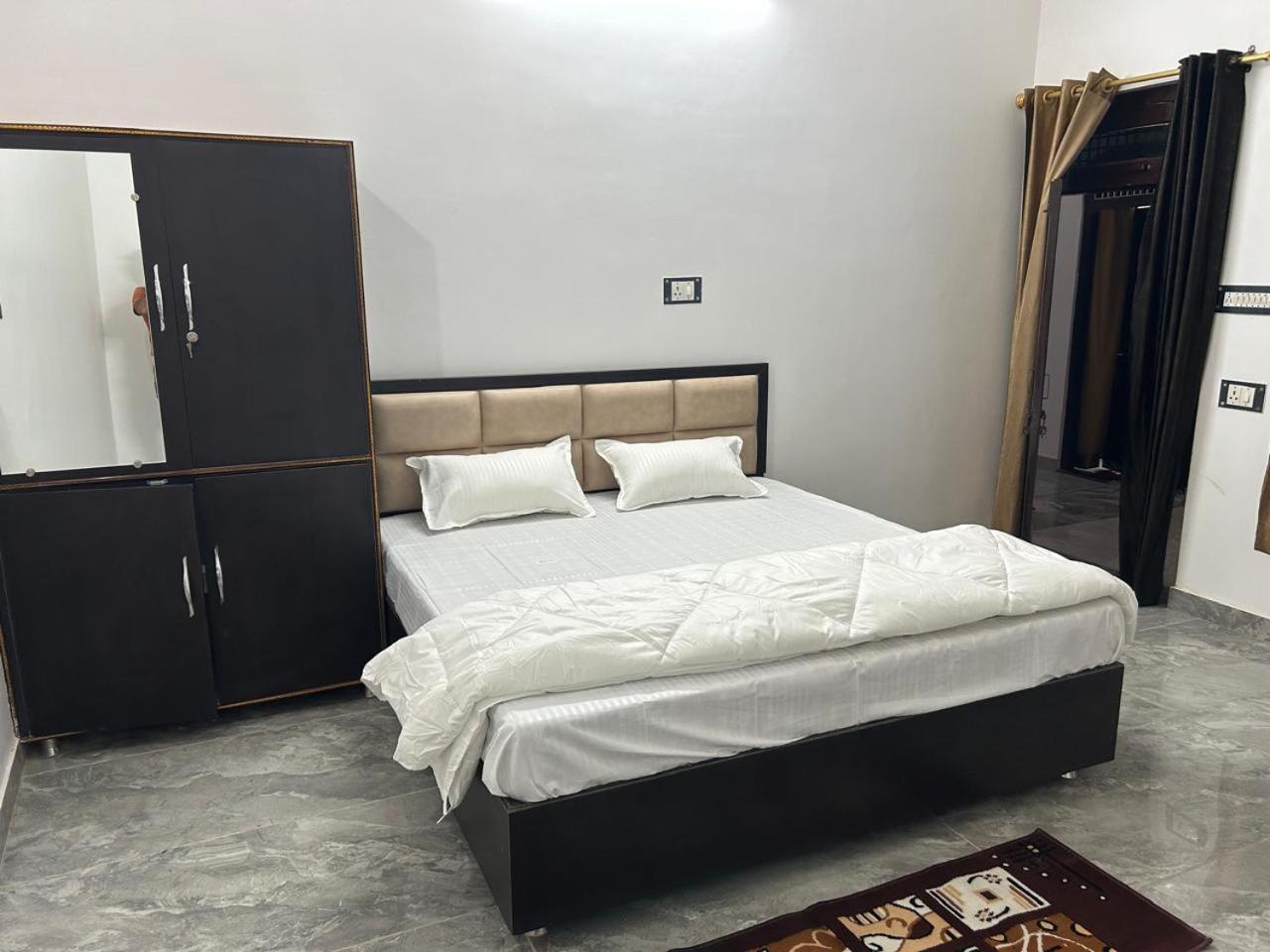 Shri Narayanam Guest House And Home Stay Ayodhya Exterior foto